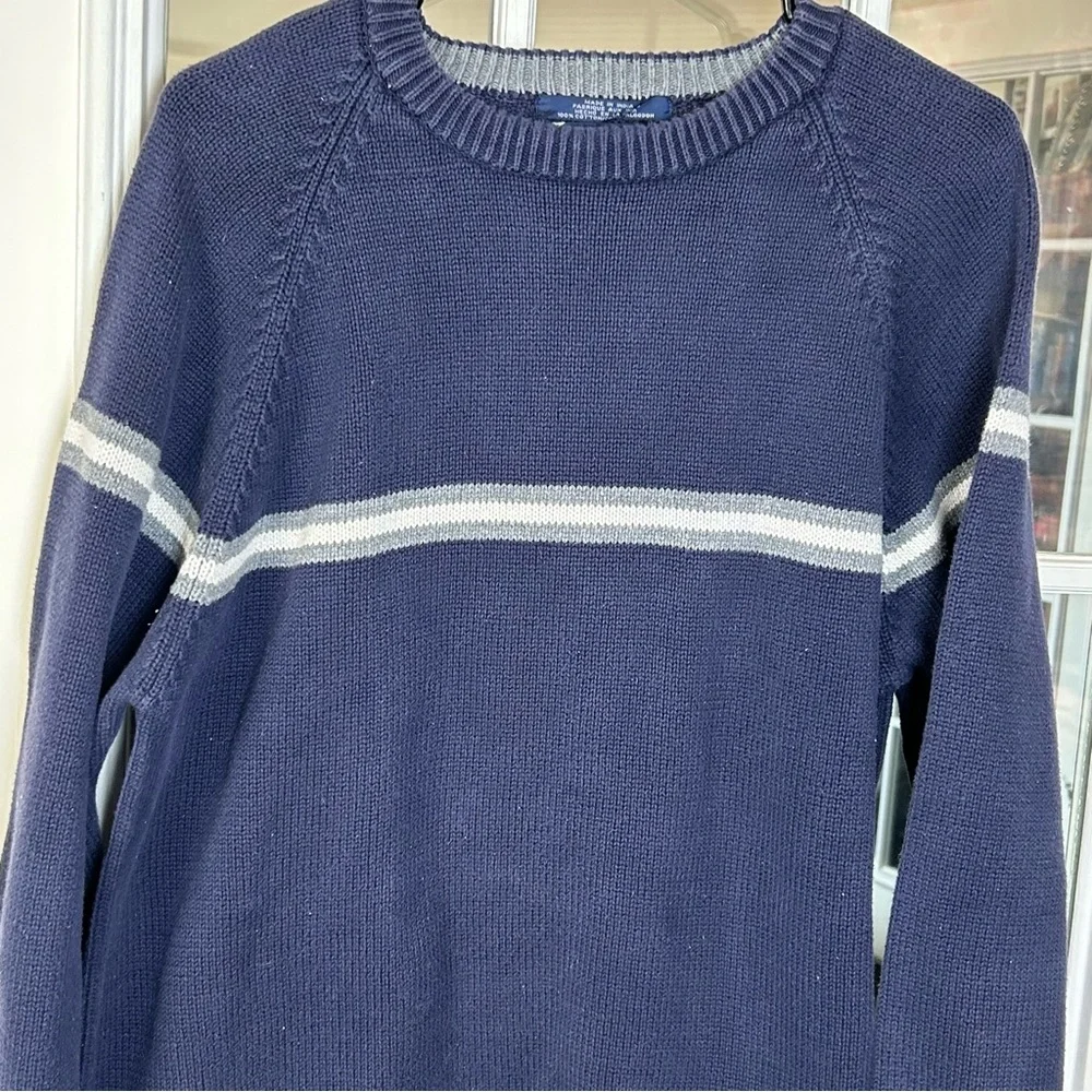 Y2K Men's Tommy Hilfiger Navy Blue Sweater with Gray Stripe‎ Size Large